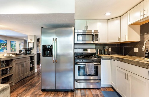 Winona Lake Apartment | Dog-friendly, Short Walk to Grace, Village, Trails | Fast Wi-Fi & Workspace