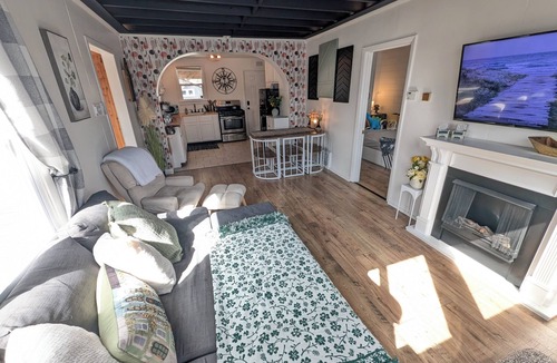 South Bend House | Dogs Stay Free! Lakefront Home near Notre Dame