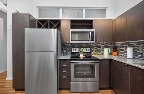 Downtown Cincinnati Apartment | Downtown 2 Bed Steps from Paul Brown Stadium