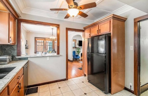 Grand Rapids House | Downtown GR Gem-Gameroom- Huge Backyard- Sleeps 16