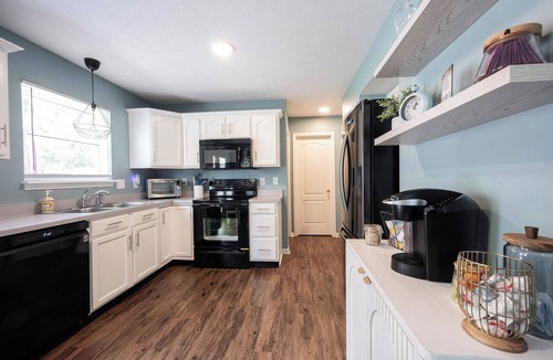 Westfield House | Downtown Westfield/Sleeps 11/Near Grand Park