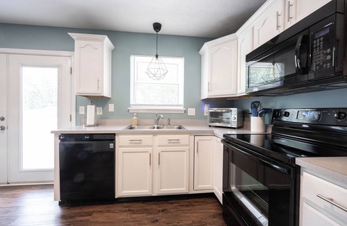Westfield House | Downtown Westfield/Sleeps 11/Near Grand Park