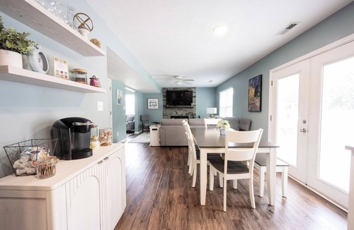Westfield House | Downtown Westfield/Sleeps 11/Near Grand Park