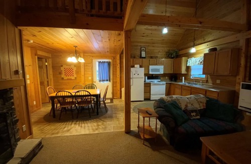 Bath Cabin | Dreams End Deerrun Cabin