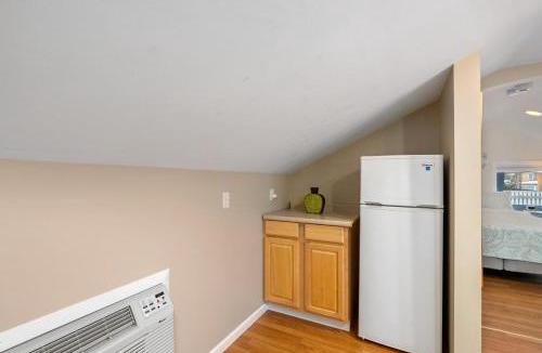 Saugatuck Apartment | DT View apt in Heart of Saugatuck walk anywhere