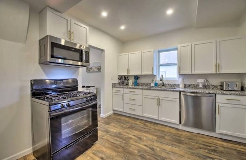 Chesterton House | Dunes Home – Walk to Town, Fenced Yard, Near Dunes | Valpo University | Dunes