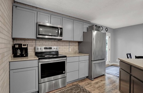 Westfield House | Dwntwn Westfield Family home close to GrandPark and local entertainment