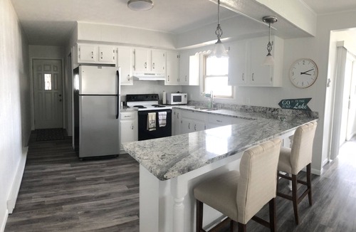 Silver Lake House | Eagle's View Indiana waterfront home on a premier fishing lake pontoon included!