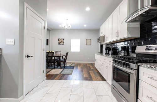 Indianapolis House | Eclectic & Spacious 6BR w/Pool Table & Foosball