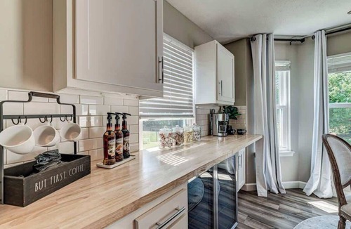 Westfield House | Elegant home in the heart of Westfield! Perfect for family gatherings!