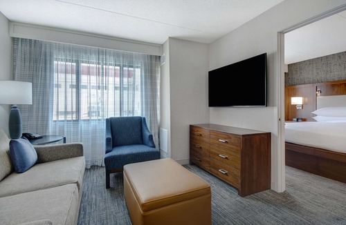 Romulus Hotel | Embassy Suites by Hilton Detroit Metro Airport