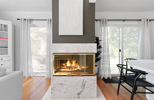 Oak Park Apartment | Enjoy a stylish experience at this fresh and clean lower apartment! This place is newly renovated and perfect for a stay in the Metro Detroit. It's located near the Detroit Zoo right by major highways. This home is a duplex building and includes 2