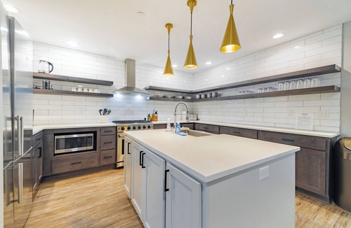 Burns Park Condo | Entire 6BR Townhouse | Walk to Michigan Stadium | Sleeps 12