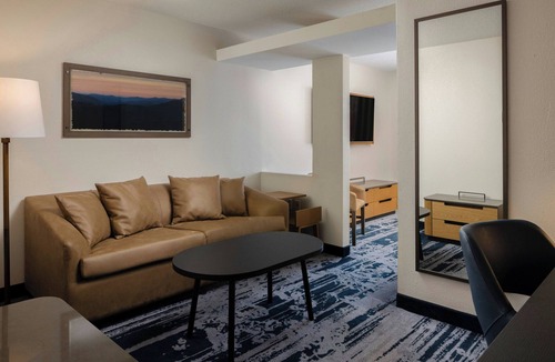 Norton Shores Hotel | Fairfield Inn and Suites by Marriott Muskegon Norton Shores