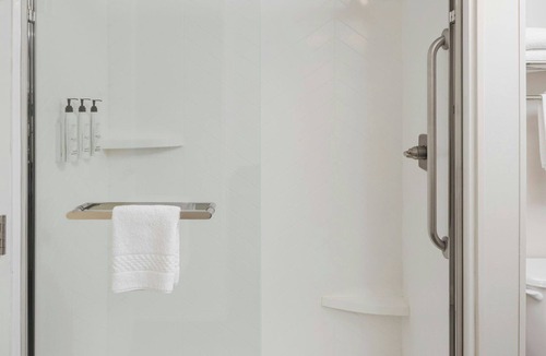 Norton Shores Hotel | Fairfield Inn and Suites by Marriott Muskegon Norton Shores