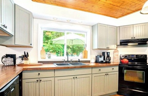 Saugatuck House | Fairway Retreat: hot tub, pool, outdoor bar, gym & fire pit. 1 mile to downtown