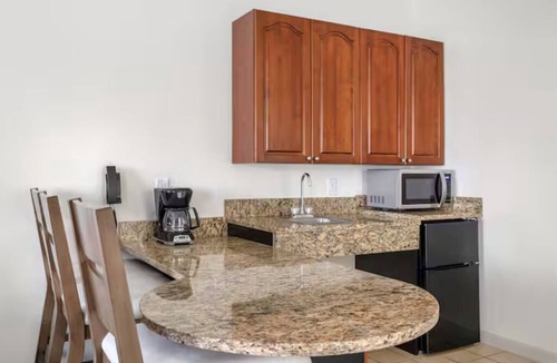 Mishawaka Hotel | Family-Friendly Retreat with Pool, Games, and Easy Snite Museum of Art Access