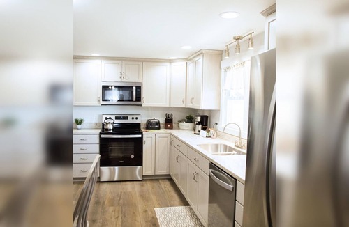 Middlebury House | Farm Country Amish Country Newly Renovated