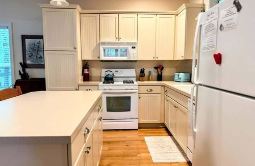 South Haven House | Firefly Grove Woodland Retreat in South Haven MI