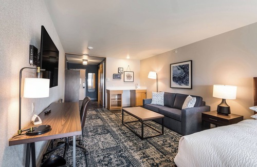 Simonton Lake Hotel | Four Points by Sheraton Elkhart