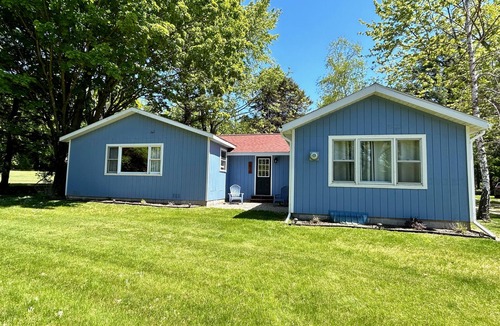 Ludington Cottage | Freshwater Cottage - Across from Lake Michigan and minutes from Bass Lake