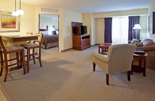 Simonton Lake Condo | Fully-Equipped Suite |Pool + Wi-Fi