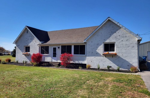 Curtice House | Fully remodeled house 5 min from Lake Erie, large yard.
