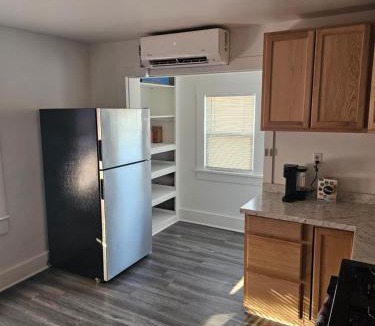 Anderson Apartment | Furnished 2ND FLOOR 2-bedroom Downtown Anderson IN