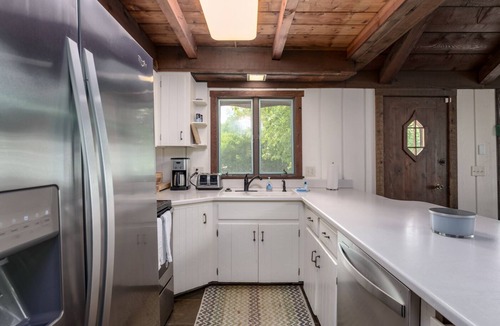 Fennville House | Glenora Bluffs in Glenn: Spacious 5BR home, sleeps 14, near beaches and lakes.