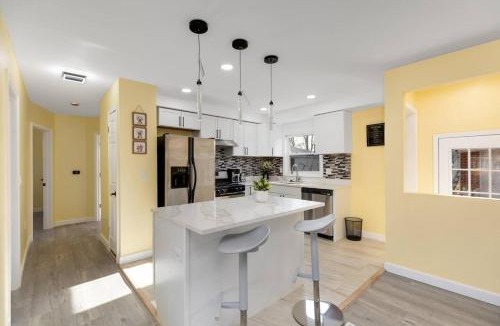 Redford House | Gn6 - Elegant Furnished Room, Convenient, WiFi, Free Parking
