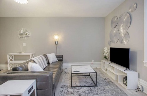 Grand Rapids Apartment | Gold 2- Stunning Retreat