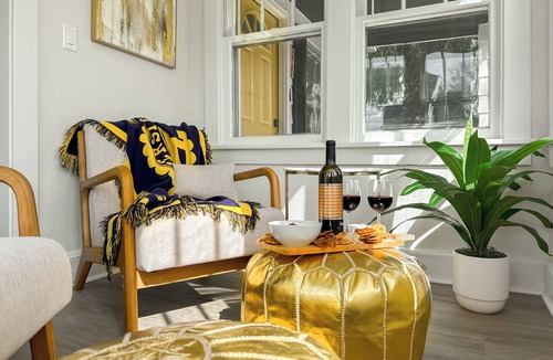 Harters Heights House | Golden Dome Getaway | Walk to ND | School Spirit!