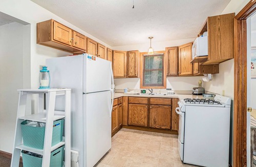 Saugatuck House | Goshorn Lake's Endless Summer | Cottage in Saugatuck w/pool access