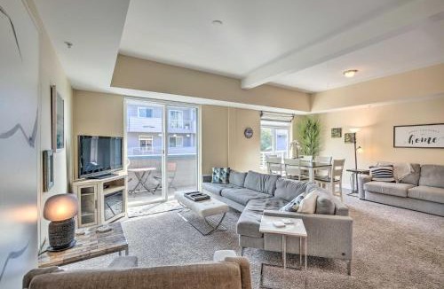 Grand Haven House | Grand Haven Condo w/Patio < 1 Mi to Downtown