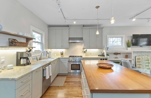 Harbert House | Great Family Home, Hot Tub All Year, Gourmet Kitchen
