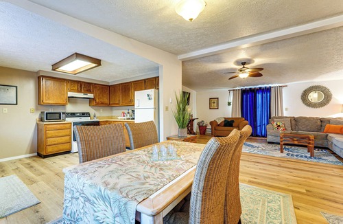 Pleasant Mills Cottage | Great for Families! Woodsy Hideaway in Decatur