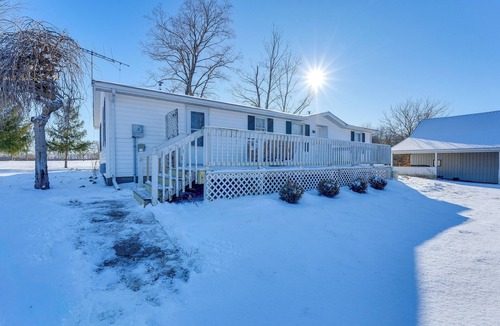 Pleasant Mills Cottage | Great for Families! Woodsy Hideaway in Decatur