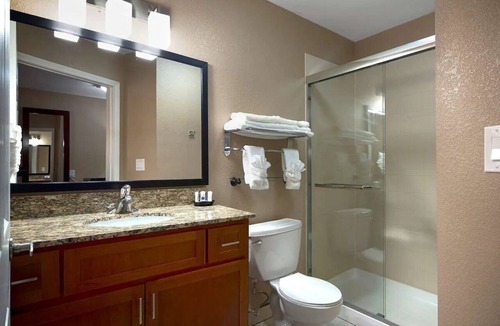 Crawfordsville Hotel | Great Hoosier Stay | 5 Mi to Ironman National Raceway | Indoor Heated Pool