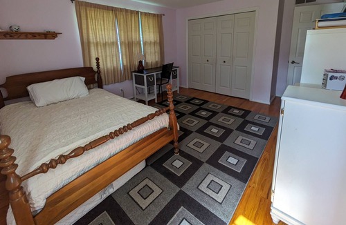 Saint Marys  Saint Joseph County House | Great location to enjoy Notre Dame, South Bend, Mishawaka area attractions.
