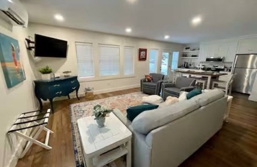 Winona Lake House | Guesthouse on Terrace