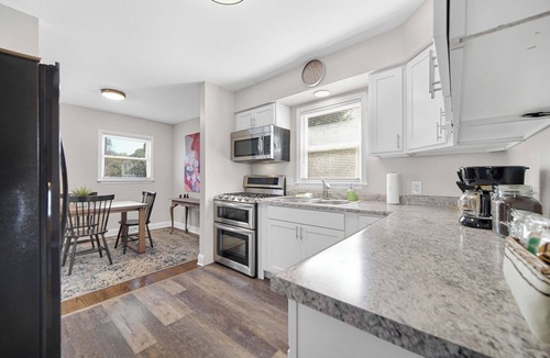 Hammond House | Hammond Haven - Modern Comfort 4 Br/1.5 Bth