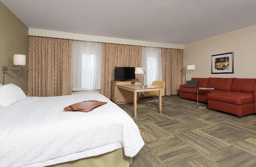 Portage Hotel | Hampton Inn Kalamazoo