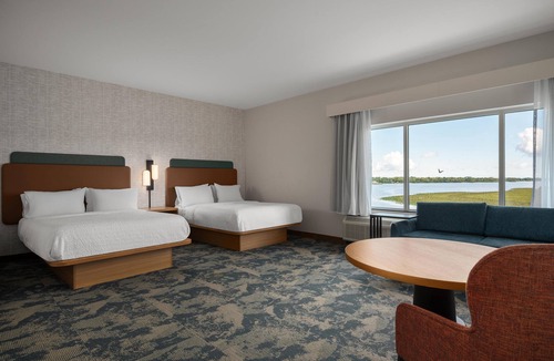 Gypsum Hotel | Hampton Inn & Suites by Hilton Port Clinton Catawba Island