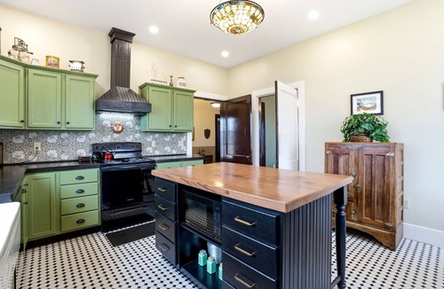 Prospect Other | Harris House - Rustic Farmhouse on 200 Acres
