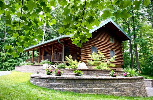 Middlebury House | Hidden Log Cabin Hot Tub Ping Pong Family