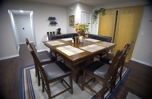 Noblesville Cottage | Hidden Riverfront Gem - Noblesville - Sleeps 6