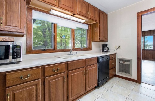 Kendall House | Hillside Cottage on Gravel Lake 2026!