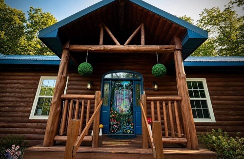 Gnaw Bone Cabin | Hilltop Log Cabin | 13 Acres, Hot Tub, Views & Game Room 2BR, 2.5 BA