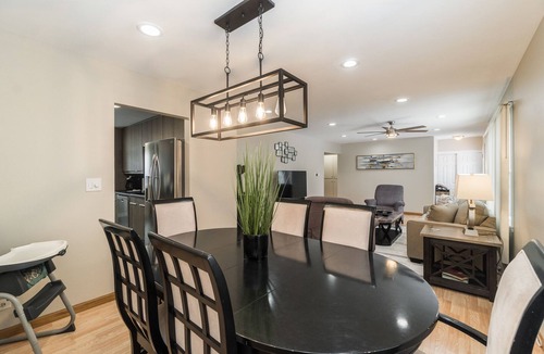 Schaumburg House | Hoffman Estates FHS Rental