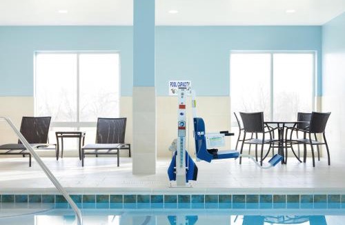 Plainwell Hotel | Holiday Inn Express & Suites Plainwell by IHG